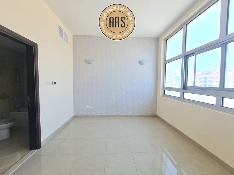 قريب من كارفور شقة من غرفة نوم واحدة مع غرفة ماستر في مبنى عائلي بالكامل63757382494081112