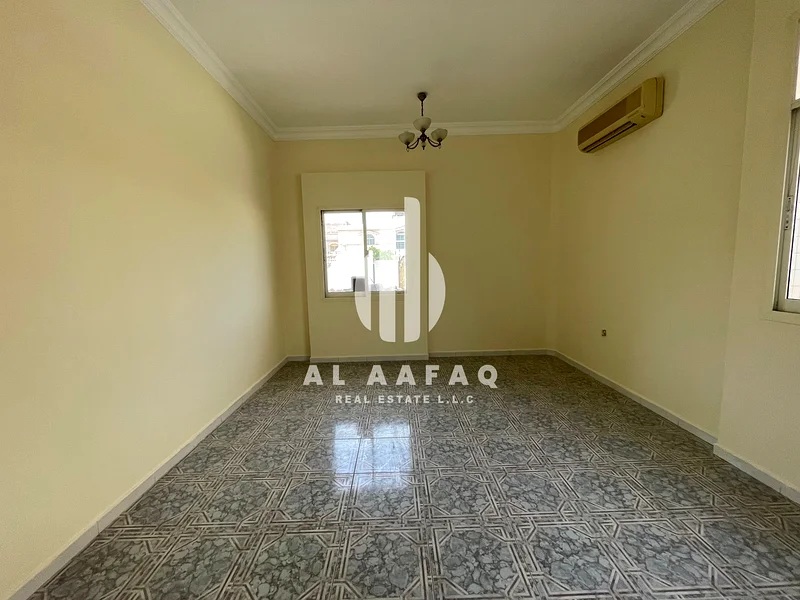 فيلا واسعة مكونة من 5 غرف نوم | حديقة | موقف سيارات63812707973889114