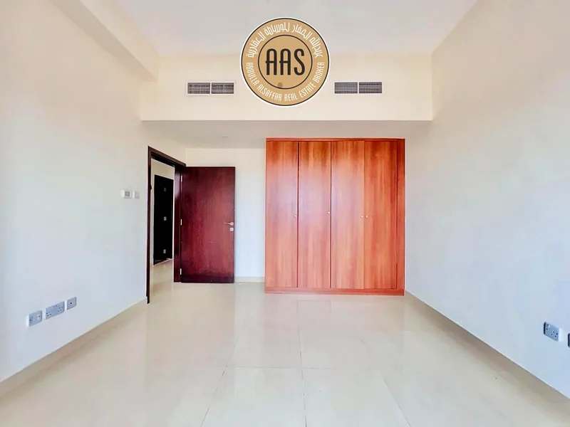 Near to pond park best price in the area 3bhk with Balcony Wardrobes63757071417219112