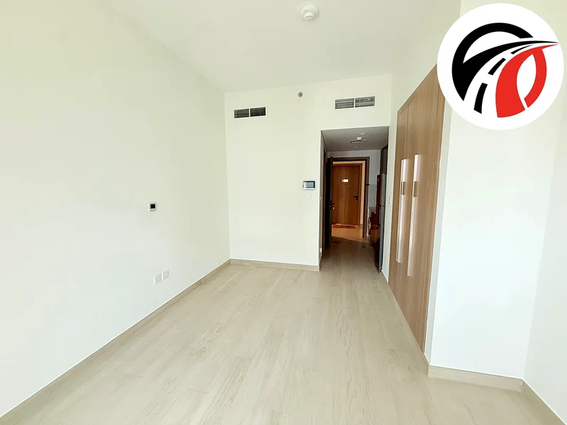 جاهز للانتقال، شقة استوديو فاخرة متاحة / بدون رسوم مبرد64160854419843114