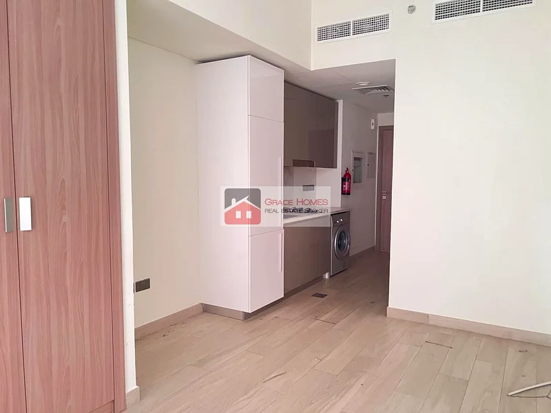 استوديو مع تراس للبيع في ميدان @ عزيزي ريفيرا 700000/-63977067973890114
