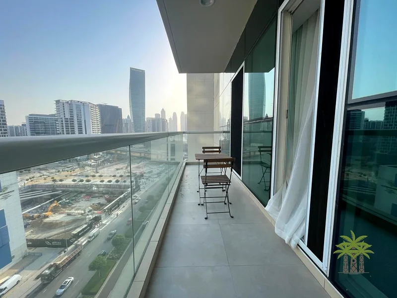 مؤثثة | مربحة | منظر قناة رائع | 1BHK63789812880385110