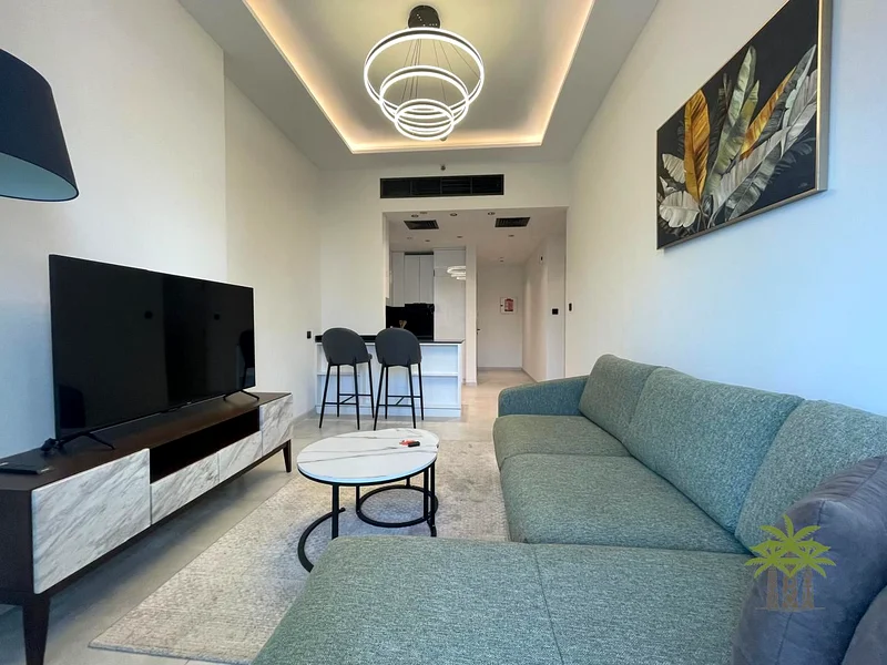 مؤثثة | مربحة | منظر قناة رائع | 1BHK63789812880385112