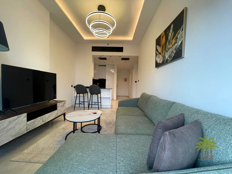 مؤثثة | مربحة | منظر قناة رائع | 1BHK63789812880385111