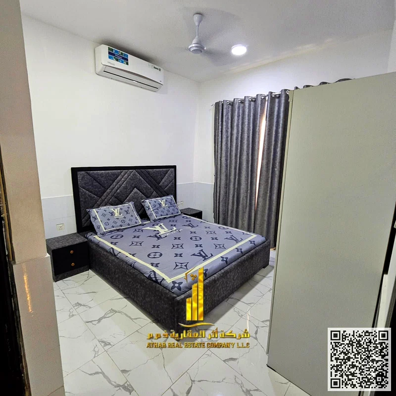 شقة للإيجار الشهري - غرفة نوم واحدة وصالة بتصميم مفتوح مع إطلالة رائعة، مؤثثة بالكامل بأثاث نظيف من الفئة الفاخرة جدًا، ومطبخ مجهز تجهيزًا كاملاً63837479900931111