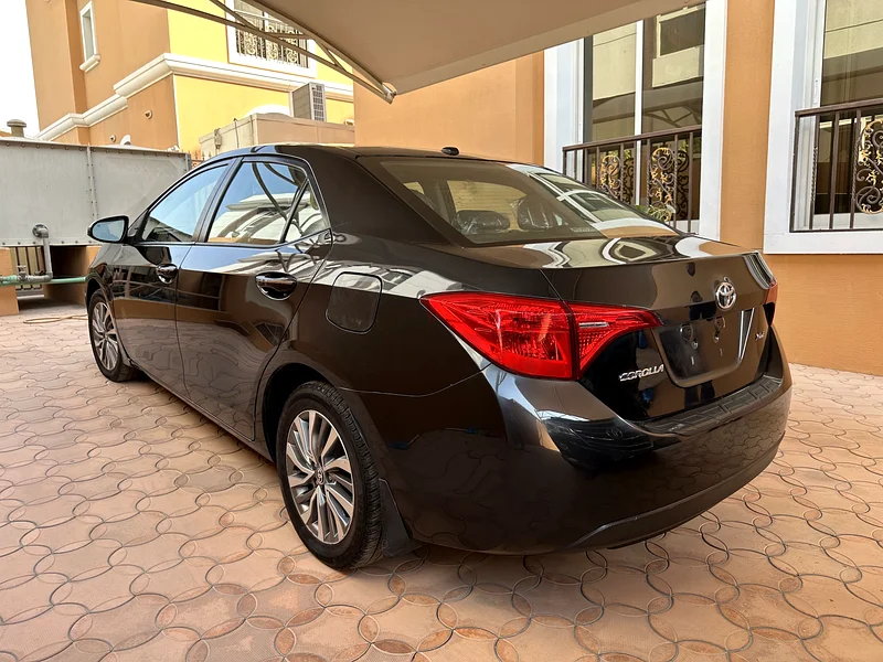 Toyota Corolla | 2019 | XLE | Mint Condition63699050381569114