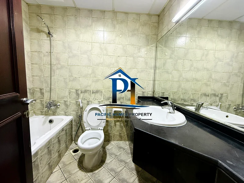 Luxury 01 Apt Available With All Amenities Near to  NMC HOSP(( ON Prime Location ))63757164640259112