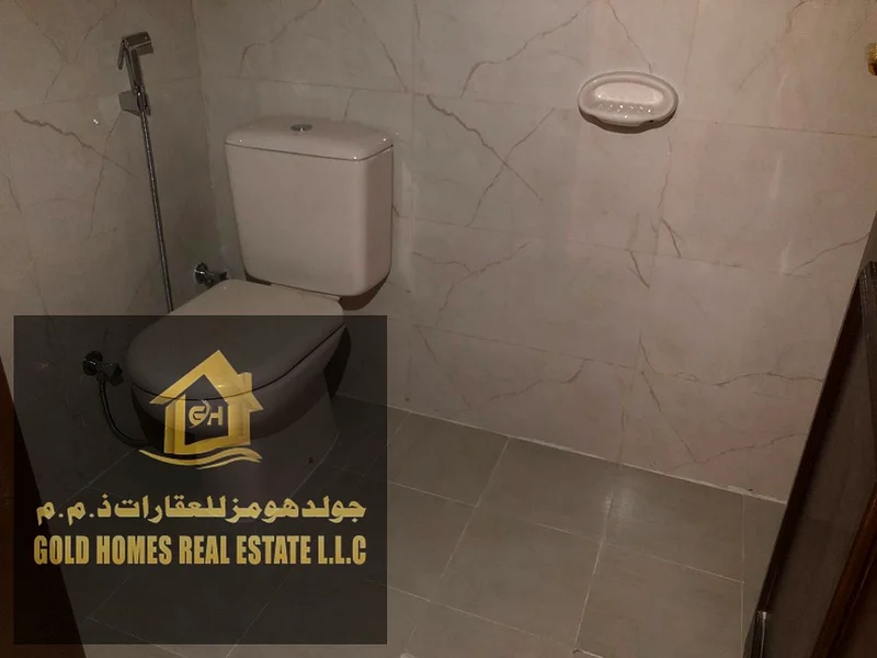 مبنى للبيع يتكون من الطابق الأرضي + 6 طوابق سكنية عائد استثماري 10٪ ممتاز للإستثمار63865234182529113