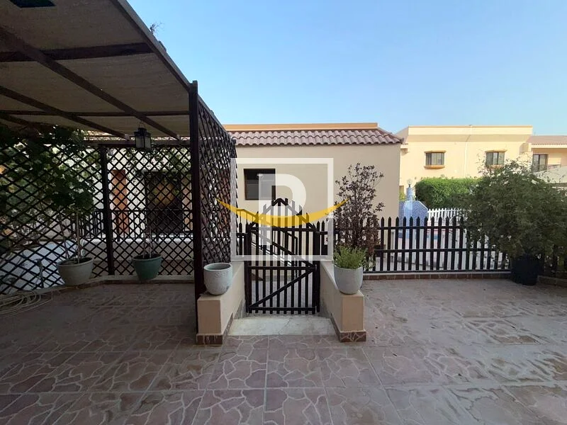 Spacious 4BR+Maid Family Villa | Pool | in Jumeirah 363808013248642110