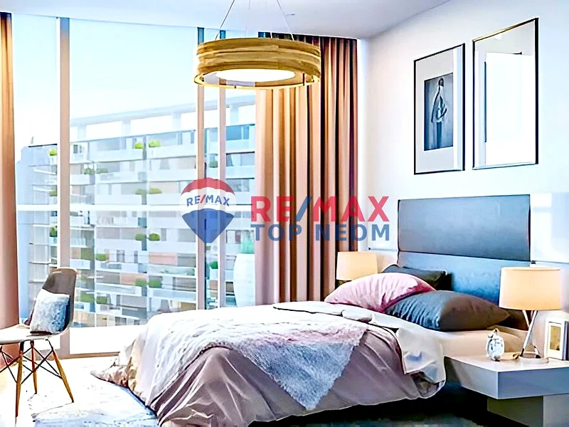 Corner | Stylish | Spacious Layout63942204774657111
