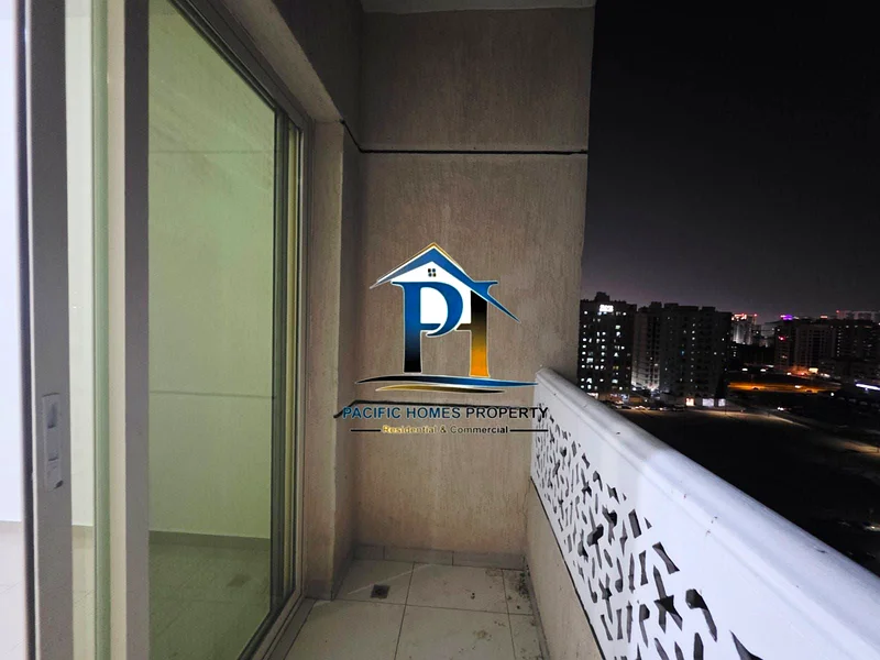 شقة استوديو فاخرة متاحة مع جميع وسائل الراحة بالقرب من (( موقع أولي متميز ))63755611276546112
