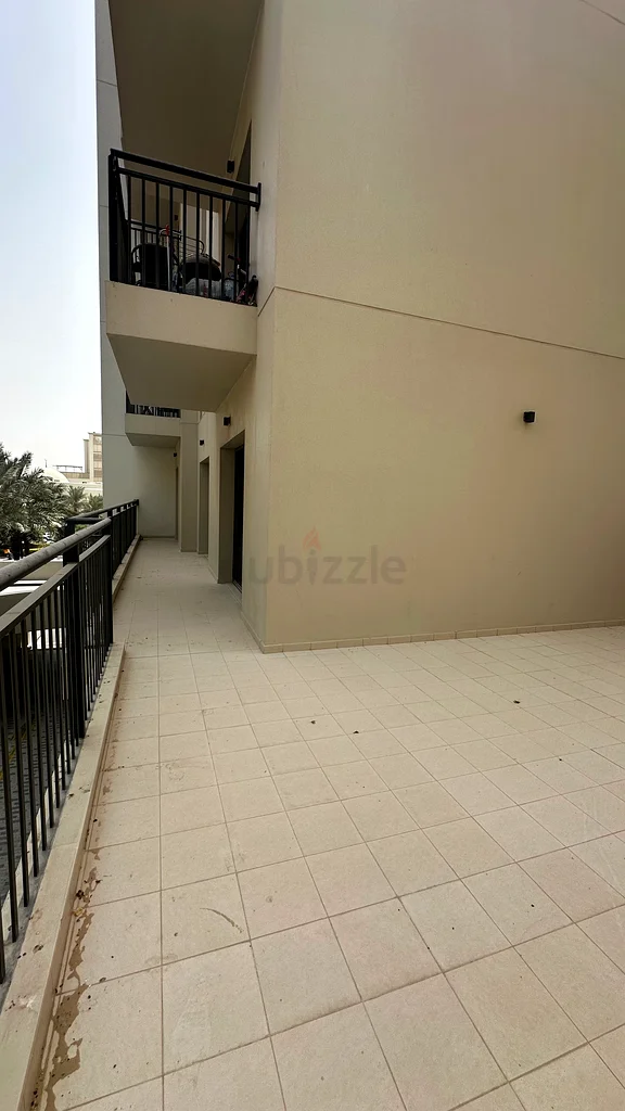 شقة مكونة من غرفتي نوم متاحة للإيجار في تاون سكوير دبي63737083362691113