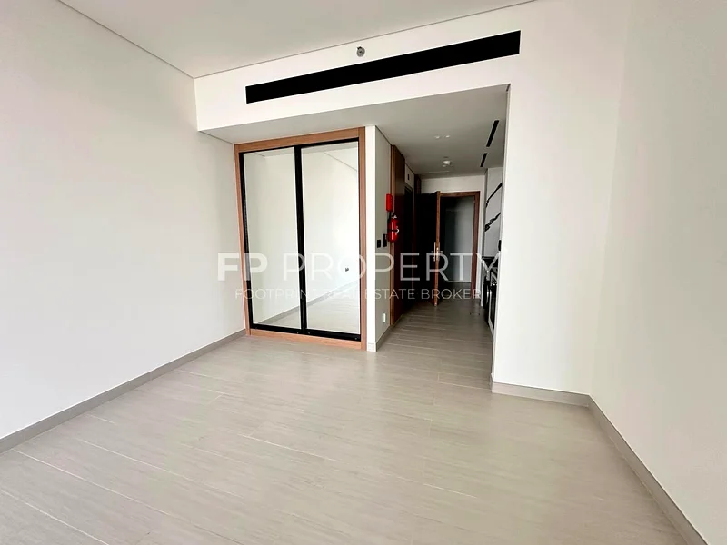 Luxurious studio | Canal View l Ready to move in63793904454403114