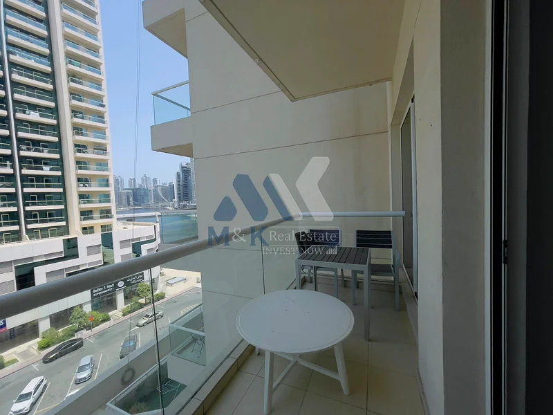 Partial Lake View / Large Balcony / Spacious63790023010177110