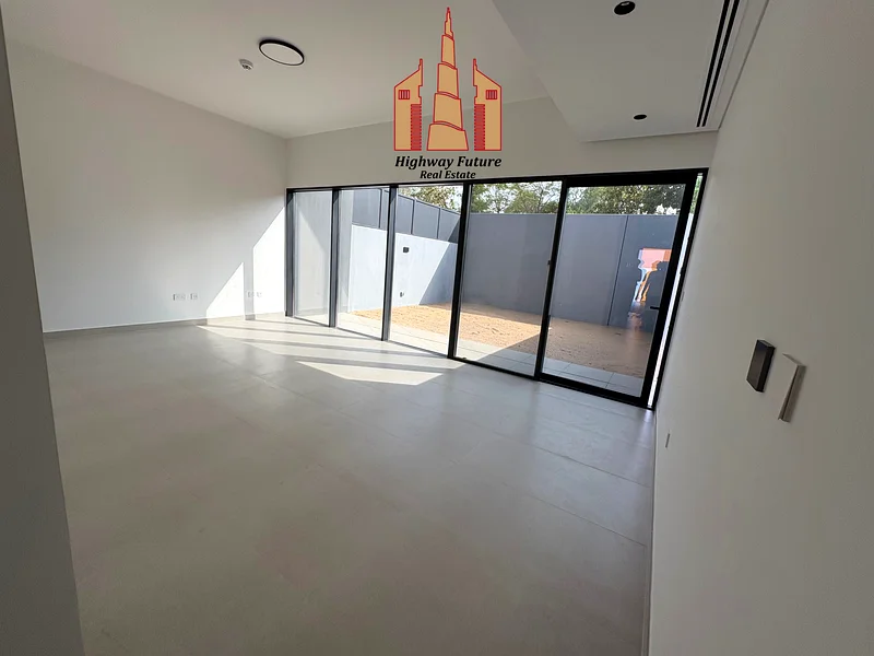 SINGLE ROW || READY TO MOVE || BRAND NEW63699334249474112