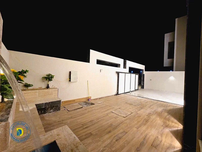 For sale, a modern villa with 5 rooms, including registration fees, in the Al Helio area, Ajman, super deluxe finishing, freehold , bank financing63892581442946113