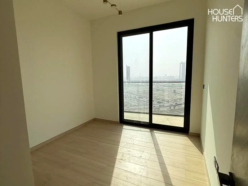 تشطيبات راقية | معيشة عصرية | طابق عالي63783981800706113