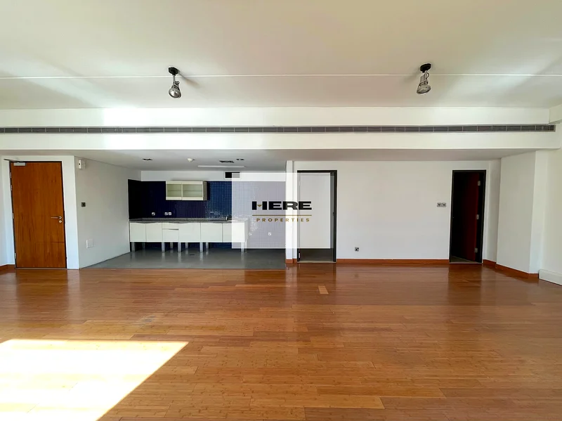 The Loft Office | Spacious Duplex in Media City | Chiller Free & Metro Access63816331228545110