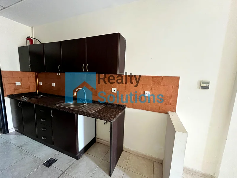 Spacious size |near to parks & circle mall |Ready to move in63786870721410112