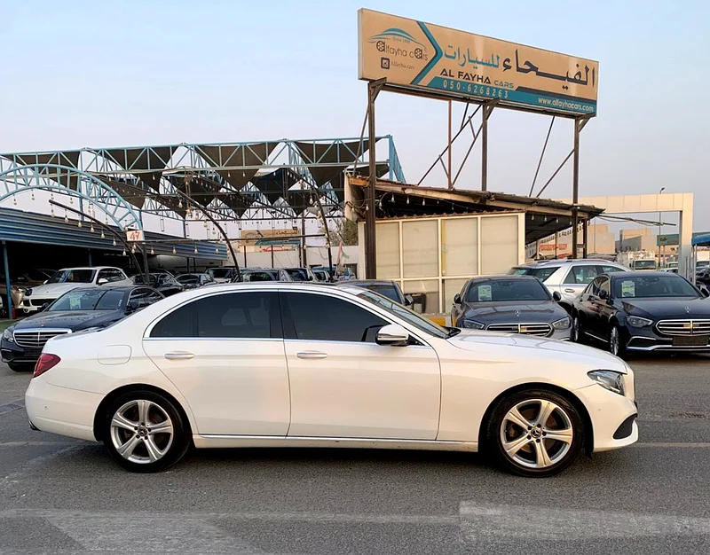 Mercedes-Benz E200 4Matic V4 2.0L Model 201863699044393729113