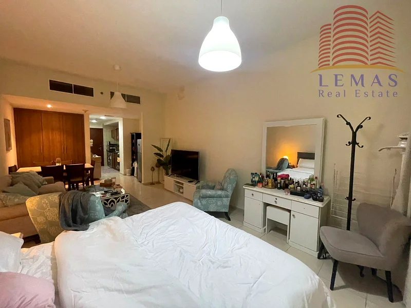 Wonderful Studio - Large Space - Empty63888914940291113