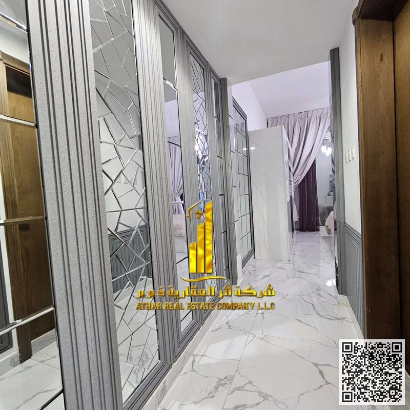 شقة فاخرة، غرفتا نوم وصالة، غرفة خادمة، شرفة بإطلالة على البحر، مفروشة بالكامل جديدة، تشمل جميع الفواتير، صالة رياضية، مسبح، موقف خاص63852579279233114