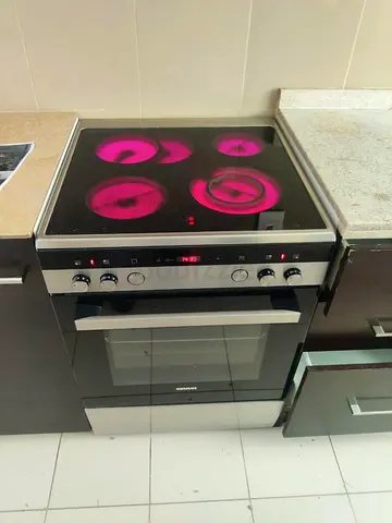 Siemens 60x60cm Electric Ceramic Cooker Stove HK9R3A250M