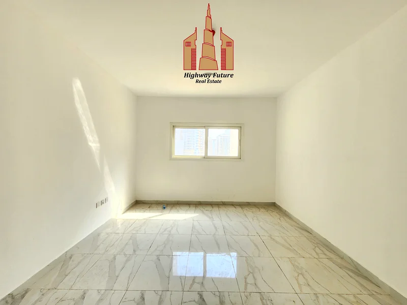 عرض ساخن شقة جديدة بغرفة نوم واحدة مع موقف سيارة مجاني وشرفة بالقرب من سوق السهارة63707514239105113