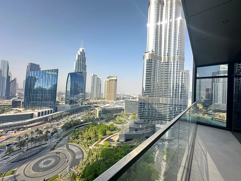 إطلالة على برج ونافورة | مفروشة بالكامل | أرخص63772244324739110