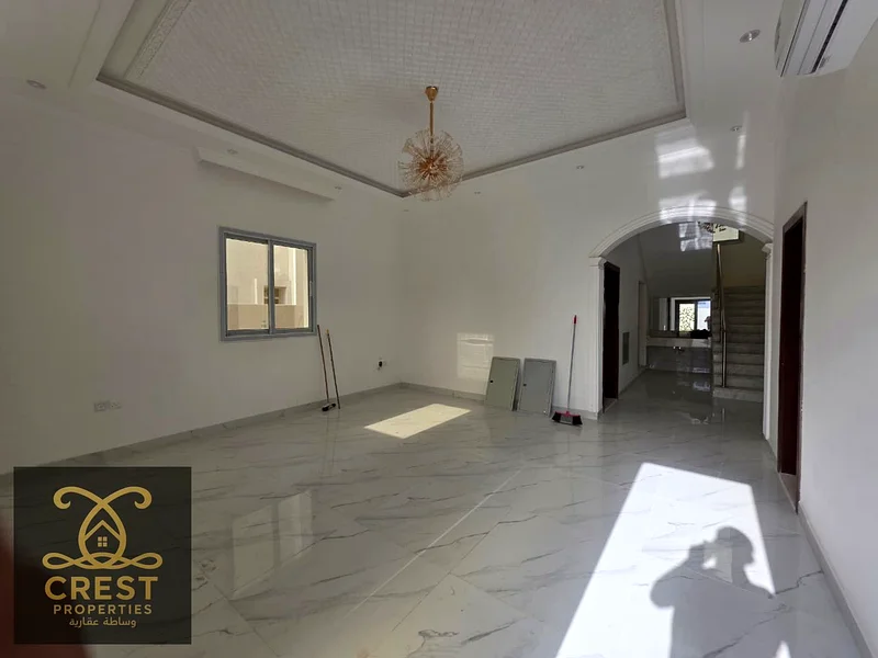 🏡 فيلا فسيحة مكونة من 5 غرف نوم للإيجار في الياسمين – 110,000 درهم63717359651715112