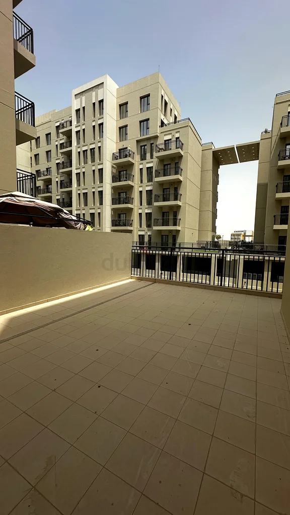 شقة مكونة من غرفتي نوم متاحة للإيجار في تاون سكوير دبي63737083362691114