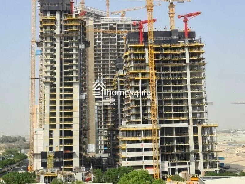 Corner Unit  | 2 BR + Yard | Maid Room64017626998274112