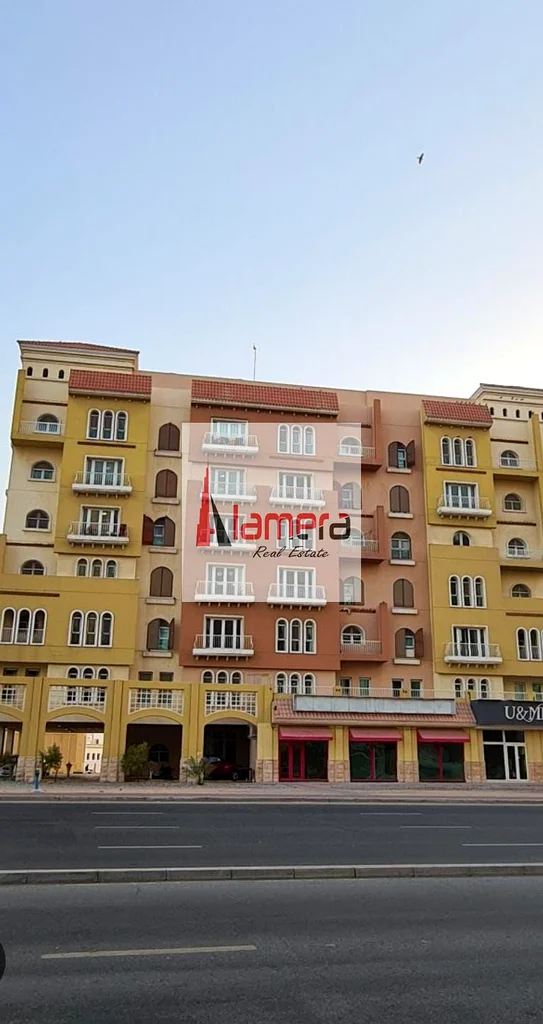 شقة كبيرة بغرفتي نوم مع شرفة ومطبخ مغلق | شيك مفتوح بالقرب من موقف الحافلات63742751936003110