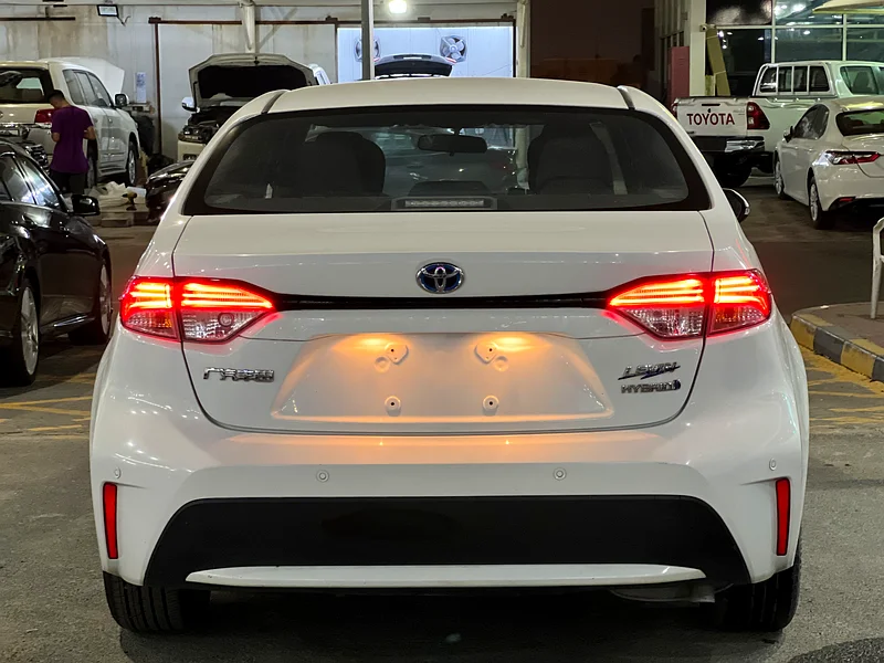 Toyota corolla hybrid_Year 2021_KMs 111000_clean car_engine gear chassis hybr System all perfect63699050654721112