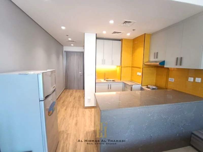 ستوديو فاخر / مفروش بالكامل / شرفة / شاغر63731826386817113