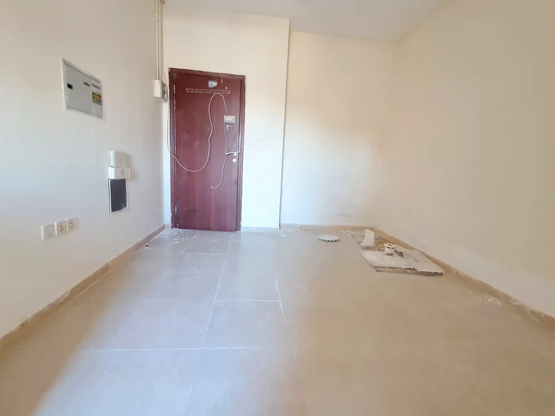عرض محدود شقة استوديو متاحة فقط بسعر 17 ألف في المويه ليه الشارقة63702900563075114