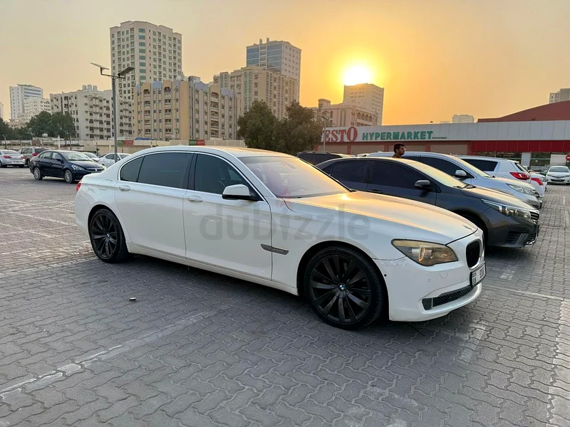 For Sale: BMW 750Li – Luxury & Power Combined.

 Model: 2011
 Color: Elegant White
 Sunroof63699047523843112