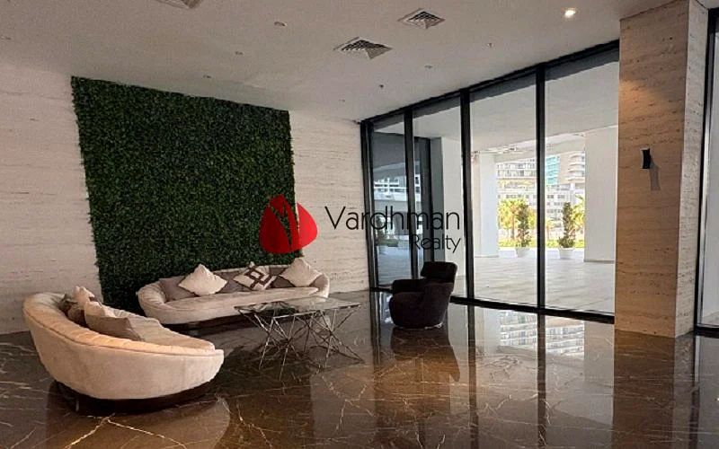 شقة مكونة من 3 غرف نوم وغرفة خادمة | جديدة بالكامل63792985031042110