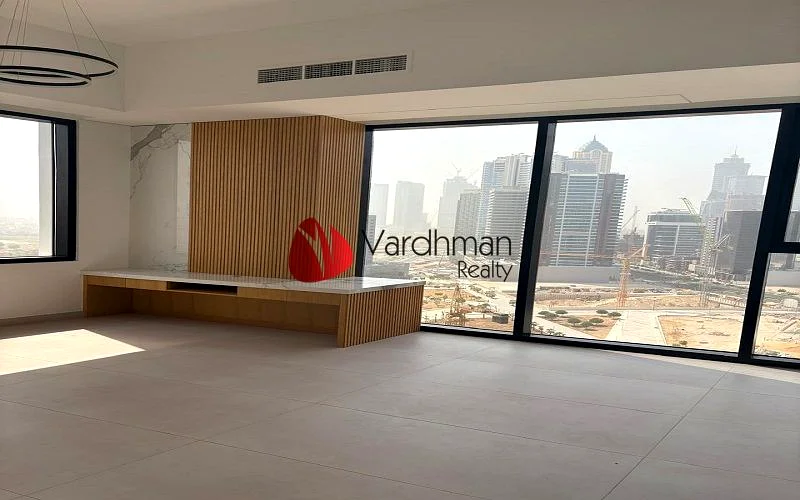 شقة مكونة من 3 غرف نوم وغرفة خادمة | جديدة بالكامل63792985031042112