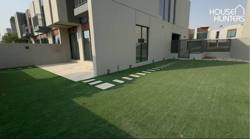 Corner Unit | Single row | Landscaped | Spacious63735398093699110