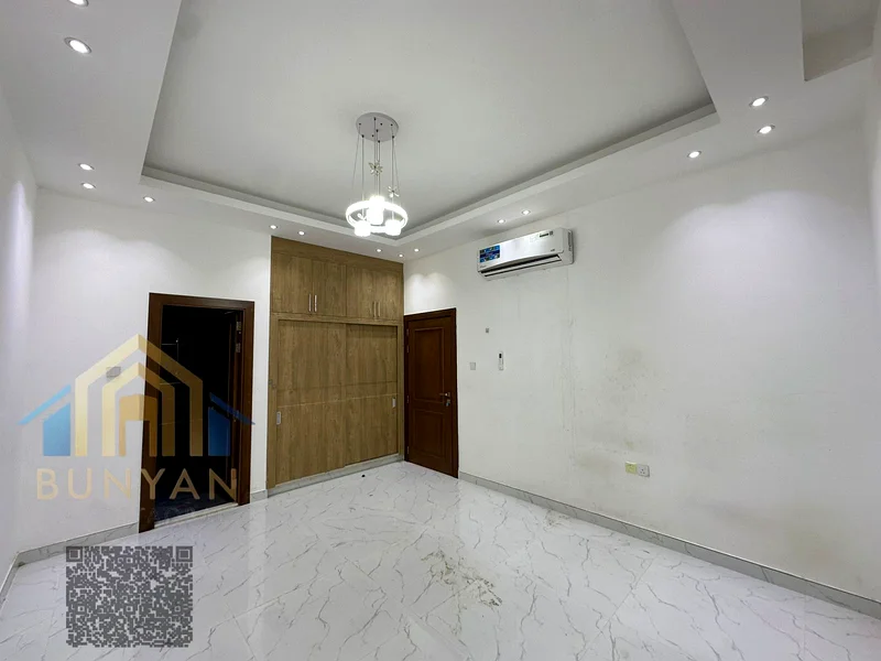 🏡 فيلا زاوية للإيجار السنوي – الياسمين، عجمان (الرمز 122) فرصة ممتازة للإيجار فيلا زاوية في الياسمين، عجمان، تتميز بتصميم واسع63717456195075113