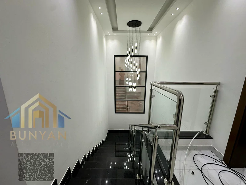 🏡 فيلا زاوية للإيجار السنوي – الياسمين، عجمان (الرمز 122) فرصة ممتازة للإيجار فيلا زاوية في الياسمين، عجمان، تتميز بتصميم واسع63717456195075114