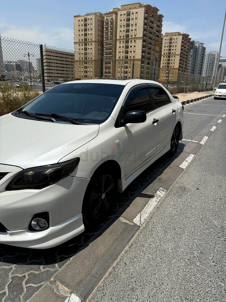 عجلات ألومنيوم بحالة جيدة مع نظام تثبيت السرعة ومكابح غربية وسقف بانورامي63699051011459114