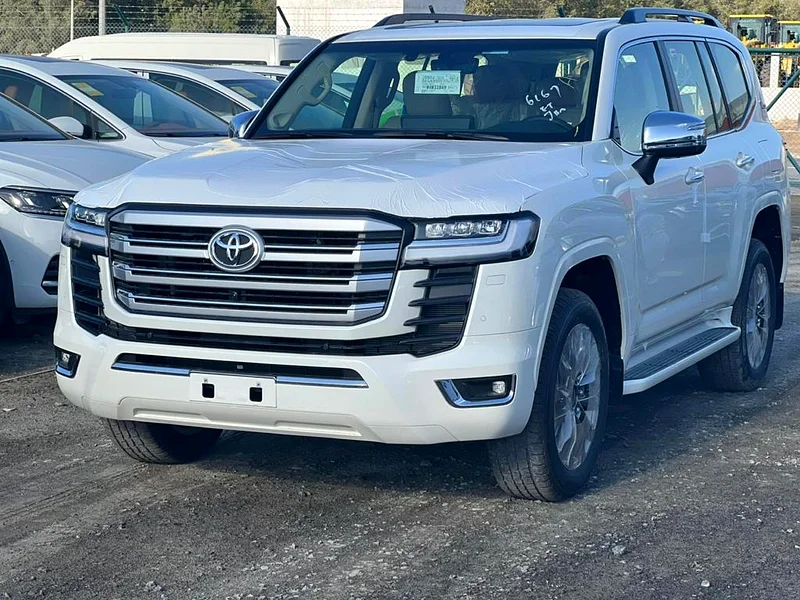 TOYOTA LAND CRUISER LC300 VX Plus 3.3L DIESEL AT MY202563699052790657110