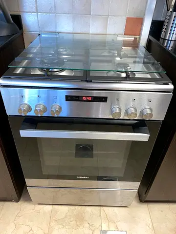 Seimens 4 burner Top Gas Oven electric cooker 60cm
