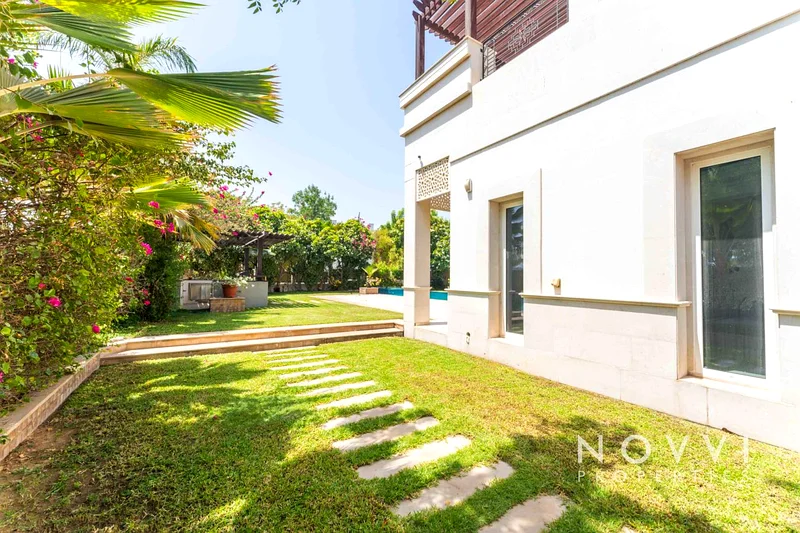 Lake Front Mansion | Corner Plot | Vacant Now63809390679939112