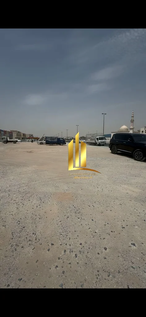 للبيع في إمارة الشارقة منطقة القصيمية القديمة أرض بمساحة 20,000 قدم مربع موقع ممتاز على شارع رئيسي مقابل مدينة الإمارات الصناعية Co63819416716418111