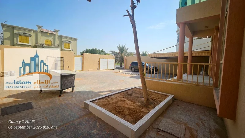 فرصة ذهبية وفيلا فاخرة على طريق م asphalt للبيع في عجمان الروضة 363878402983939114