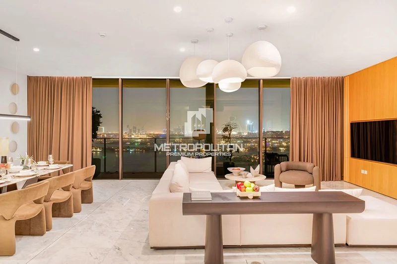 Fully Upgraded | Dual Views | Fully Furnished64010003524865110