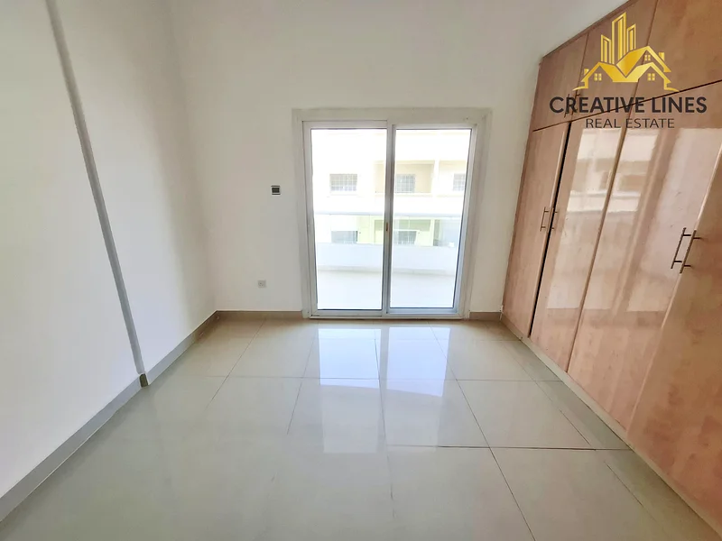 شقة واسعة جداً ومريحة مكونة من غرفتي نوم متاحة للعائلات بالقرب من حديقة البركة63757760584449114